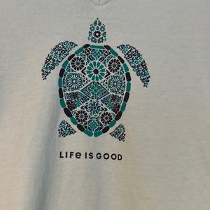 Life is Good turtle tee size XL. V-neck